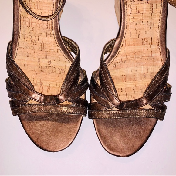 BANDOLINO Bronze Cork and Beaded Wedge Sandals - Picture 4 of 6